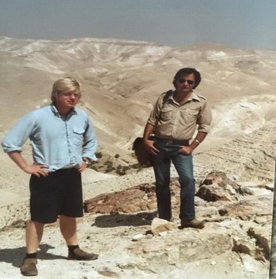 בוריס ג'ונסון בתקופה בה שהה בישראל בקיץ 1984