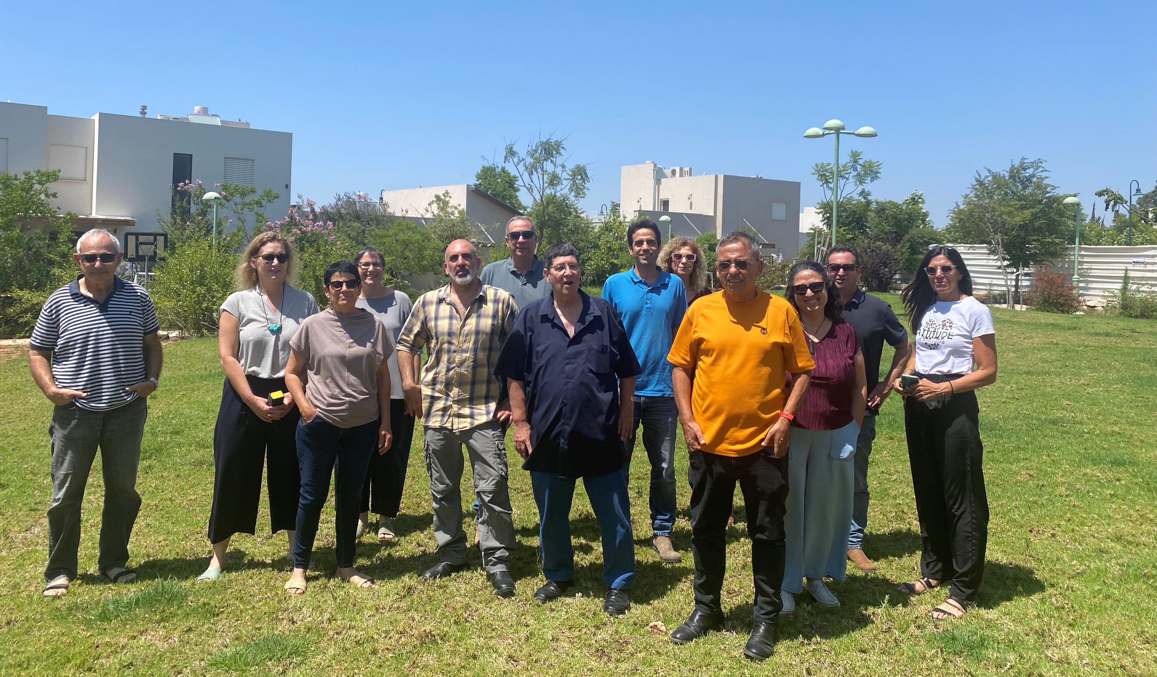 ביקור בשכונת "הבאר" באייל שנבנתה לאחר הביקור הקודם