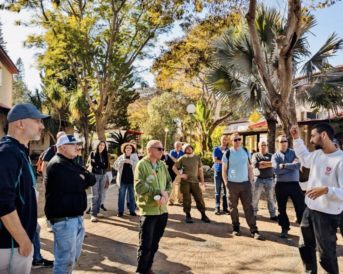 מתנדבים בקיבוצים 