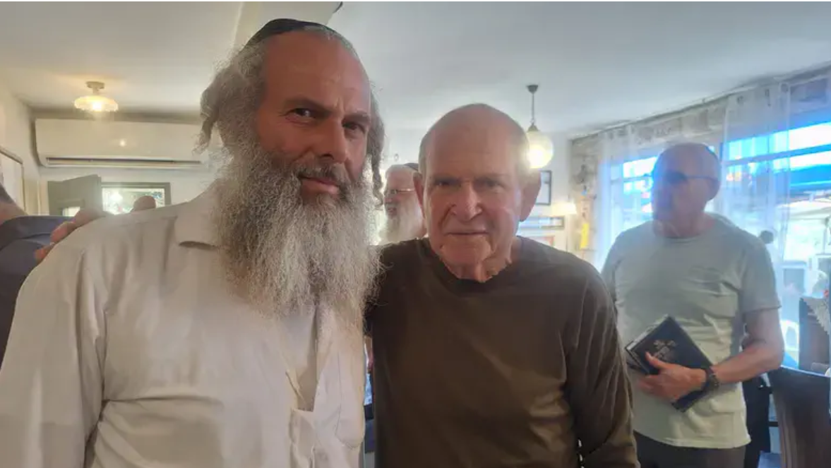 יואל מרשק ויצחק אזולאי (צילום: אלבום פרטי)