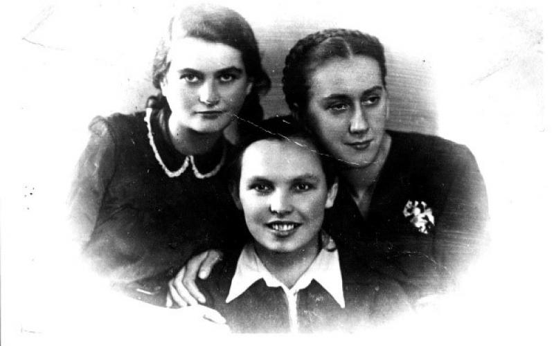 לונקה קוז'יברודסקה, טמה שניידרמן ובלה חזן - שלוש הקשריות של תנועת החלוץ-דרור במלחה"ע ה-2